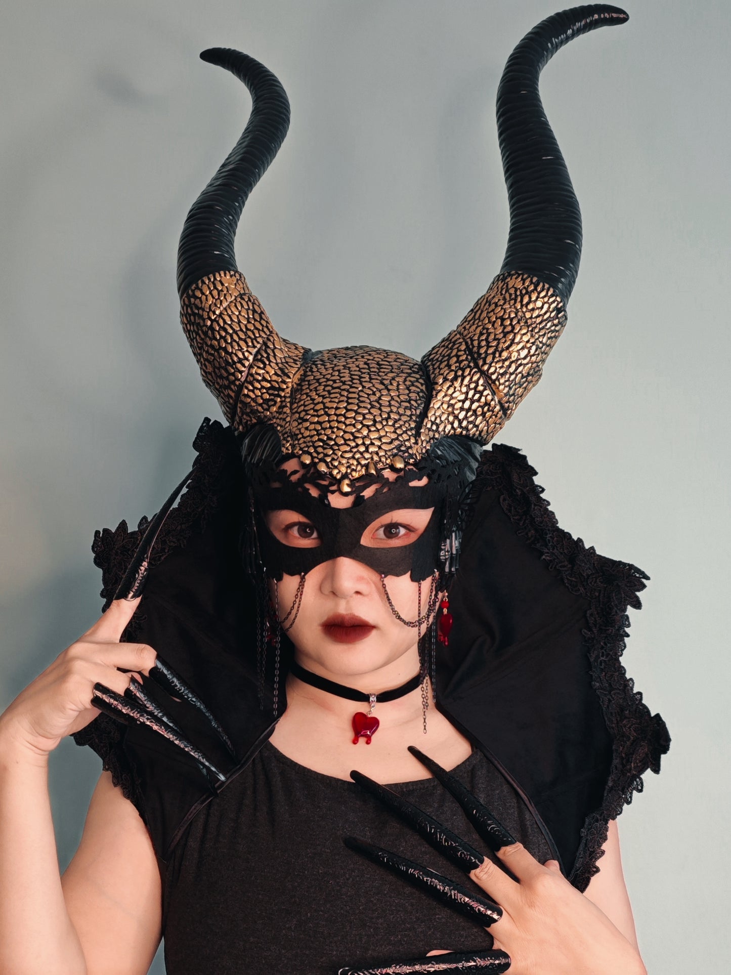 Gothic Vampire Queen 6-Piece Costume Set | Capelet, Horn Headpiece, Finger Claws, Lace Mask, Choker, Earrings | Evil Queen Halloween Cosplay