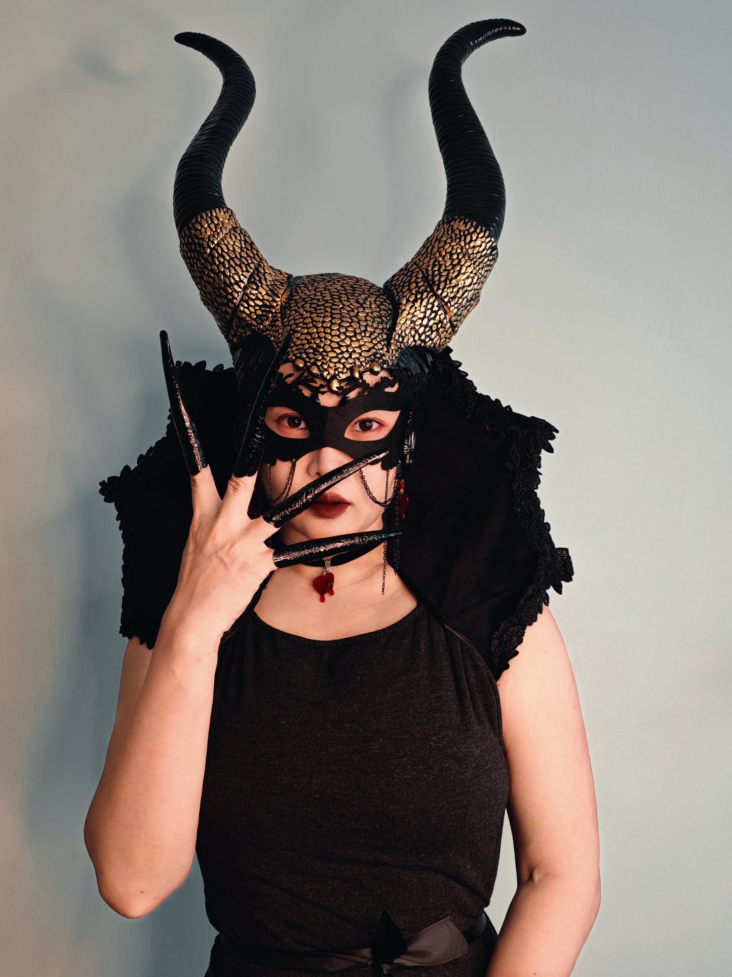 Gothic Vampire Queen 6-Piece Costume Set | Capelet, Horn Headpiece, Finger Claws, Lace Mask, Choker, Earrings | Evil Queen Halloween Cosplay